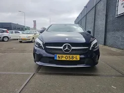 Blauw Gebruikt 2017 Mercedes A180 Ambition Hatchback | € 12.999 (Eerlijke prijs)