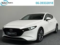 Wit, metallic lak Gebruikt 2020 Mazda 3 Luxury Hatchback | € 21.790 (Eerlijke prijs)