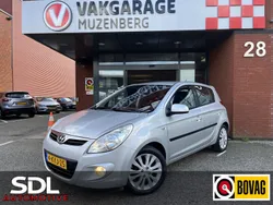 Grijs Gebruikt 2013 Hyundai i20 Hatchback | € 4.945 (Eerlijke prijs)