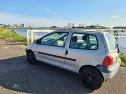 Grijs Gebruikt 2000 Renault Twingo Expression Hatchback | € 950 (Goede deal)