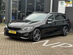 Zwart Gebruikt 2020 BMW 330 Executive Stationwagen | € 28.995 (Eerlijke prijs)
