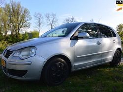 Grijs Gebruikt 2008 VW Polo Hatchback | € 2.199 (Eerlijke prijs)