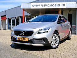 Grijs Gebruikt 2017 Volvo V40 CC Momentum Stationwagen | € 12.750 (Eerlijke prijs)