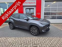 Grijs Gebruikt 2024 Toyota Yaris Cross Edition SUV | € 29.900 (Eerlijke prijs)