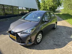 Gebruikt 2017 Toyota Yaris Hybrid Comfort Sedan | € 14.950 (Iets duurder)