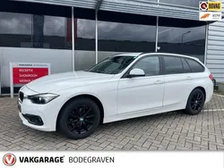Wit Gebruikt 2016 BMW 318 Executive Stationwagen | € 18.950 (Eerlijke prijs)
