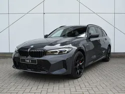Grijs Nieuw 2025 BMW 330e Comfort Edition Stationwagen | € 73.835 (Eerlijke prijs)