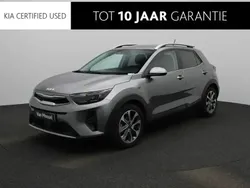 Grijs, metallic lak Gebruikt 2024 Kia Stonic SUV | € 26.400 (Eerlijke prijs)