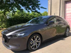 Grijs Gebruikt 2022 Mazda 3 Homura-Line Sedan | € 27.950 (Eerlijke prijs)