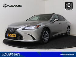 Grijs Gebruikt 2020 Lexus ES300H Business Edition Sedan | € 34.950 (Eerlijke prijs)