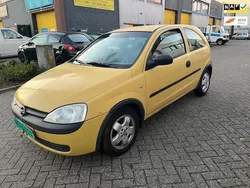 Geel Gebruikt 2001 Opel Corsa S Hatchback | € 1.499 (Eerlijke prijs)