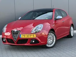 Rood Gebruikt 2012 Alfa Romeo Giulietta Distinctive Hatchback | € 8.995 (Goede deal)