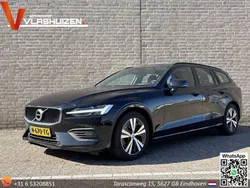 Zwart Gebruikt 2022 Volvo V60 Momentum Stationwagen | € 15.950