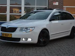 Wit Gebruikt 2011 Skoda Superb Elegance Stationwagen | € 5.450 (Eerlijke prijs)