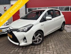 Wit Gebruikt 2015 Toyota Yaris Hybrid Hatchback | € 9.944 (Goede deal)