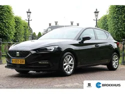Zwart Gebruikt 2022 Seat Leon Reference Stationwagen | € 17.900 (Goede deal)