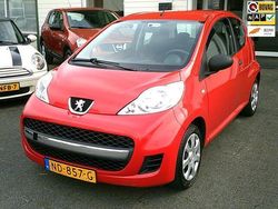 Rood Gebruikt 2012 Peugeot 107 Hatchback | € 3.850 (Eerlijke prijs)