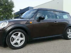 Bruin Gebruikt 2008 Mini Clubman Stationwagen | € 7.500