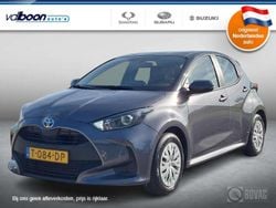 Grijs Gebruikt 2023 Toyota Yaris Hybrid Active Hatchback | € 21.450 (Eerlijke prijs)
