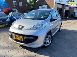 Grijs Gebruikt 2009 Peugeot 107 Hatchback | € 3.250 (Eerlijke prijs)