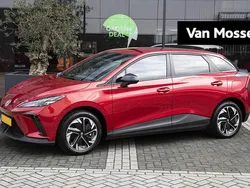 Rood Nieuw 2025 MG MG4 EV Hatchback | € 24.995 (Super prijs)