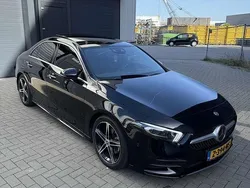 Zwart Gebruikt 2023 Mercedes A200 AMG line Sedan | € 27.500 (Goede deal)