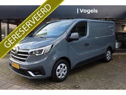 Grijs Gebruikt 2022 Renault Trafic MPV | € 18.750 (Goede deal)