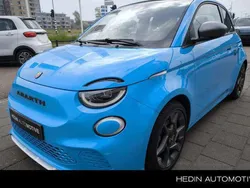 Blauw, metallic lak Gebruikt 2023 Abarth 500e Hatchback | € 22.950