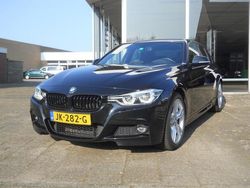 Zwart Gebruikt 2016 BMW 318 M Sport Sedan | € 17.950 (Goede deal)