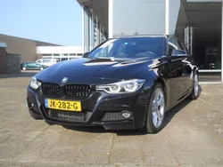 Zwart Gebruikt 2016 BMW 318 M Sport Sedan | € 19.995 (Eerlijke prijs)