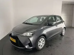 Grijs Gebruikt 2017 Toyota Yaris Hybrid Hatchback | € 10.750 (Eerlijke prijs)