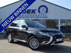 Zwart, metallic lak Gebruikt 2020 Mitsubishi Outlander Intense SUV | € 25.895 (Eerlijke prijs)