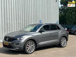 Grijs Gebruikt 2019 VW T-Roc Business SUV | € 20.950 (Eerlijke prijs)