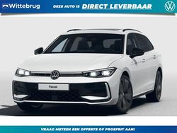 Wit Nieuw 2025 VW Passat R-line Edition Stationwagen | € 49.995 (Goede deal)