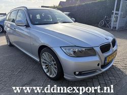 Grijs Gebruikt 2012 BMW 318 Luxury Line Stationwagen | € 2.250