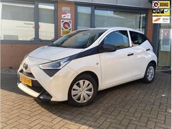 Wit Gebruikt 2020 Toyota Aygo Hatchback | € 9.999 (Eerlijke prijs)