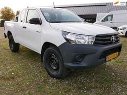 Wit Gebruikt 2020 Toyota HiLux Cool Pickup | € 10.999