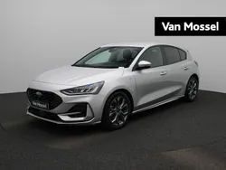 Grijs Gebruikt 2023 Ford Focus ST-Line Hatchback | € 23.900 (Goede deal)