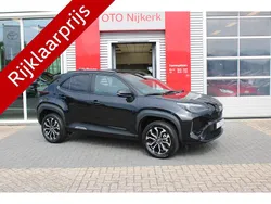 Zwart Nieuw 2025 Toyota Yaris Cross Plus SUV | € 33.400 (Eerlijke prijs)