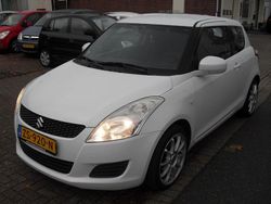 Wit (metallic) Gebruikt 2011 Suzuki Swift Exclusive Hatchback | € 3.950 (Super prijs)