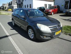 Grijs Gebruikt 2008 Opel Astra Executive Hatchback | € 1.950 (Eerlijke prijs)