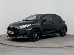 Zwart Gebruikt 2023 Toyota Yaris Hybrid Executive Hatchback | € 26.945 (Duur)