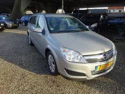 Grijs Gebruikt 2009 Opel Astra Essentia Stationwagen | € 1.695 (Goede deal)