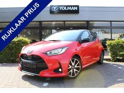 Rood, metallic lak Gebruikt 2021 Toyota Yaris Edition Hatchback | € 22.750 (Eerlijke prijs)
