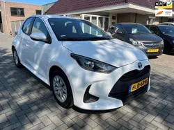 Wit Gebruikt 2022 Toyota Yaris Hybrid Active Hatchback | € 18.950 (Super prijs)