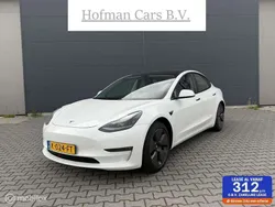 Wit, metallic lak Gebruikt 2020 Tesla Model 3 Long Range Sedan | € 23.300 (Eerlijke prijs)