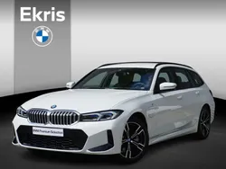 Alpinweiss (licht wit) Gebruikt 2024 BMW 330e Comfort Edition Stationwagen | € 47.950