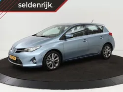 Blauw Gebruikt 2015 Toyota Auris Executive Hatchback | € 10.900 (Goede deal)