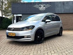 Grijs Gebruikt 2017 VW Touran Highline MPV | € 13.940 (Super prijs)