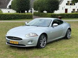 Zilver Gebruikt 2006 Jaguar XK Coupé | € 19.950 (Eerlijke prijs)